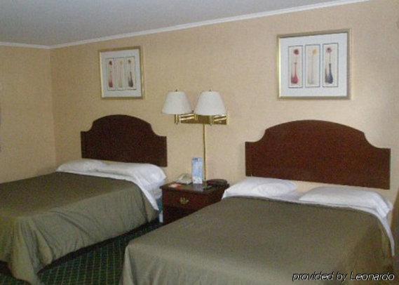 Hyannis Host Inn Zimmer foto