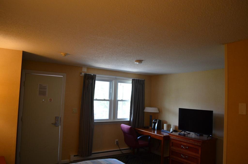 Hyannis Host Inn Exterior foto